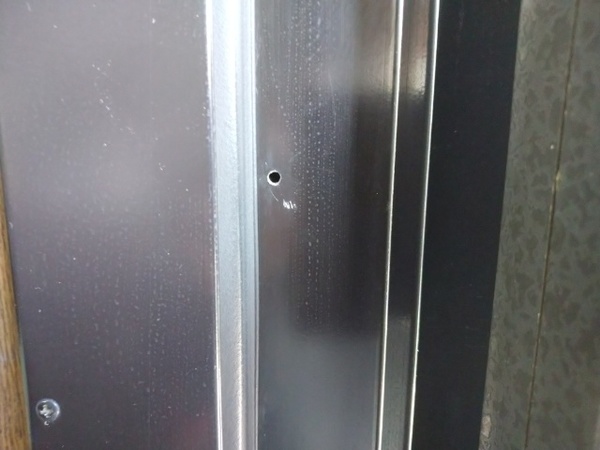 熊本市北区で玄関枠ビス穴補修サムネイル